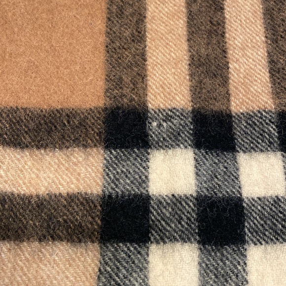 Burberry 100 ๐ฏ Pure Cotton - Picture 4 of 4